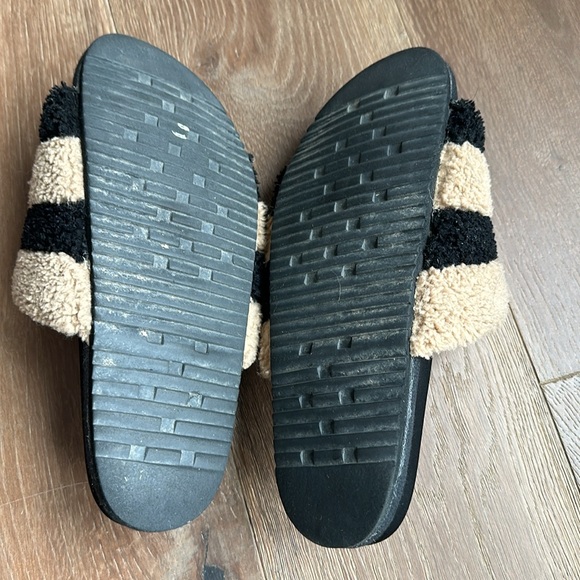 ROAM FUZZY PRISM SLIPPERS BEIGE & BLACK FAUX SHEARLING - Picture 6 of 6